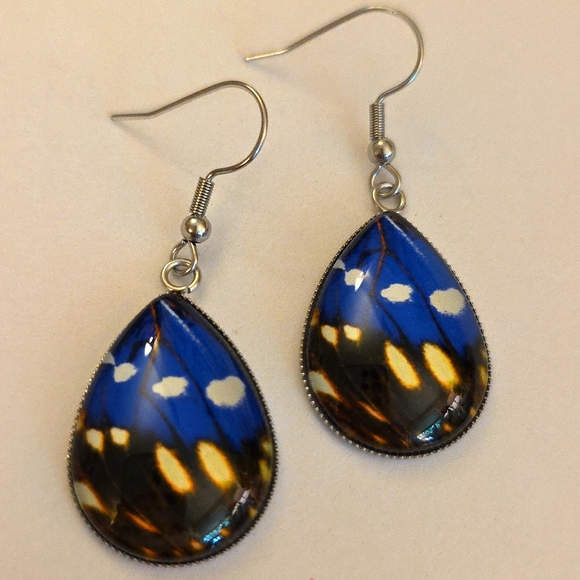 MONARCH Teardrop  Butterfly wing Earrings - Picture 1 of 4